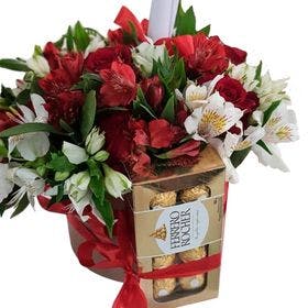 Box com rosas, astromelias e  chocolates